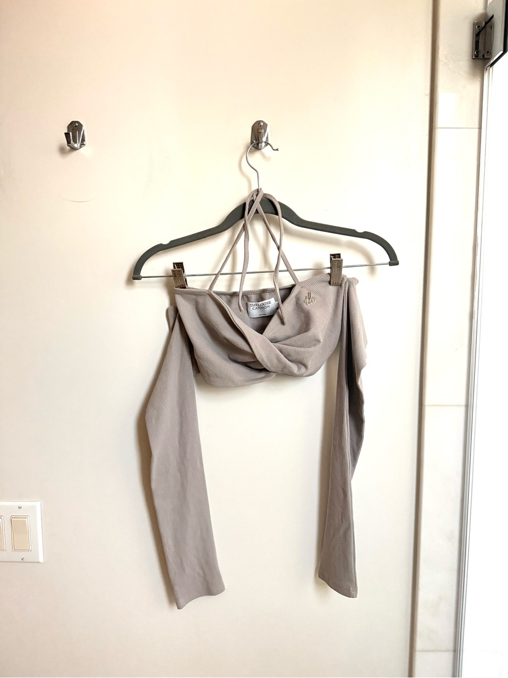 THELOOSECANNON Off-Shoulder Halter Crop Top | Size M | Good Condition